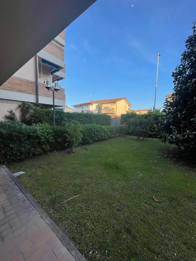Viareggio Sabbia Bianca Apartment Exterior photo